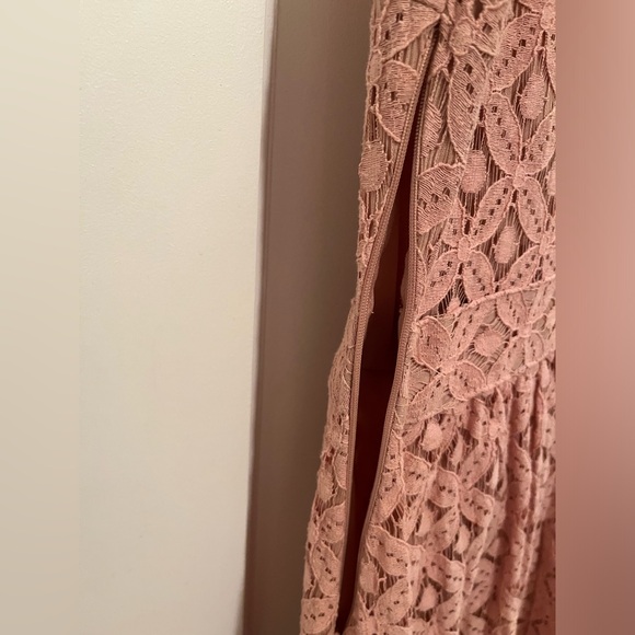 Vero Moda Lace Dress perfect for a special occasion or wedding - Picture 4 of 6